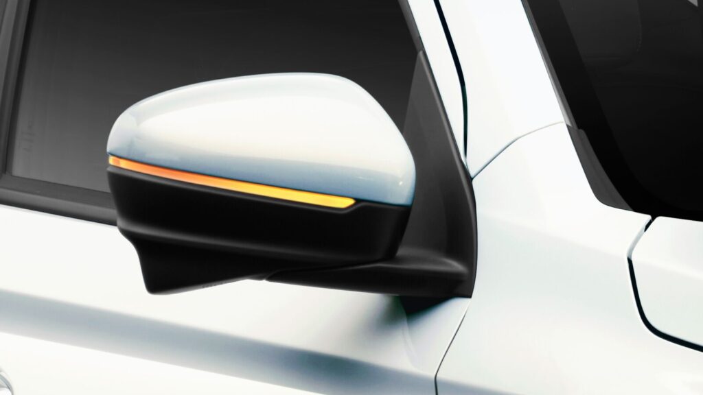 Gương chiếu hậu tích hợp đèn báo rẽ LED trên Honda BR-V