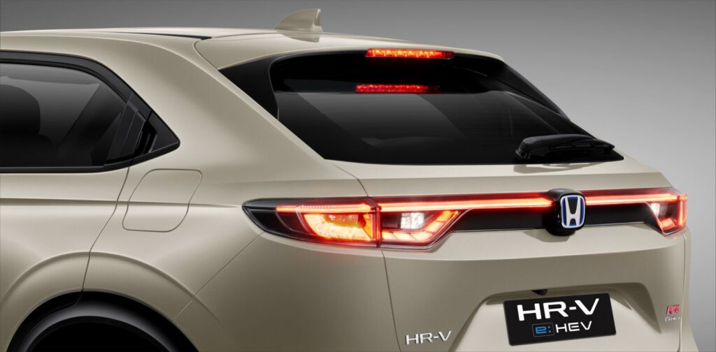 Cụm đèn hậu LED dạng thanh ngang của Honda HR-V e:HEV
