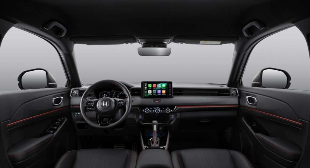 Khoang lái Honda HR-V với màn hình giải trí hỗ trợ Apple CarPlay