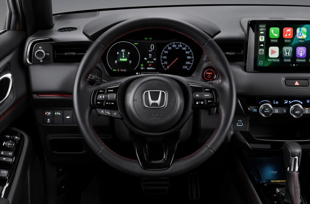 Vô-lăng và cụm đồng hồ kỹ thuật số Honda HR-V e:HEV