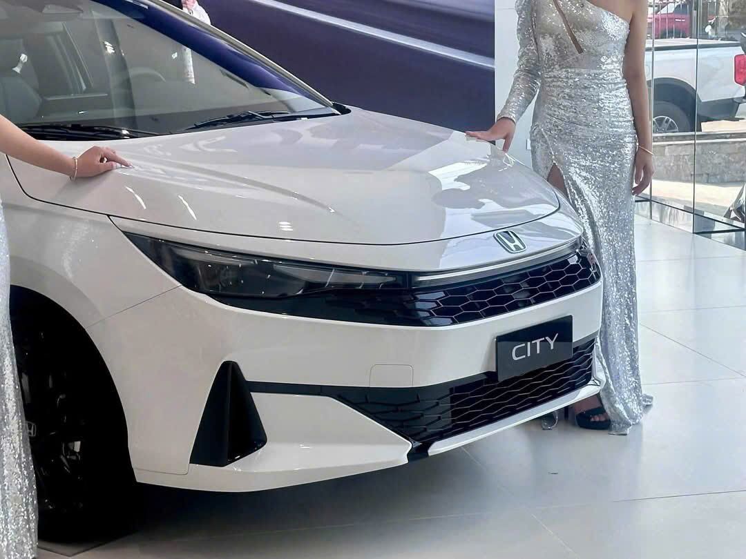 Đầu xe Honda City 2026 với lưới tản nhiệt và cụm đèn thiết kế mới
