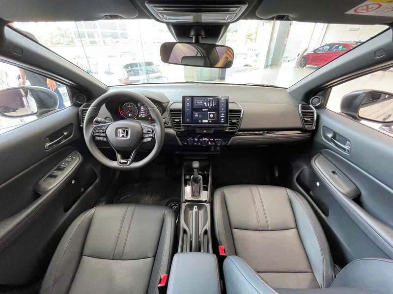 Nội thất Honda City 2026 với khoang lái và màn hình giải trí trung tâm