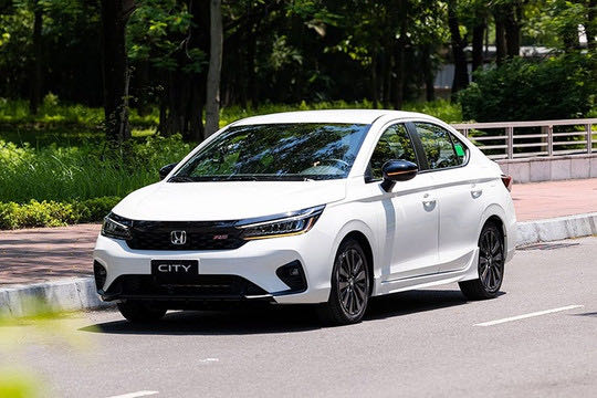 Honda City ngoại thất màu trắng, phù hợp di chuyển đô thị