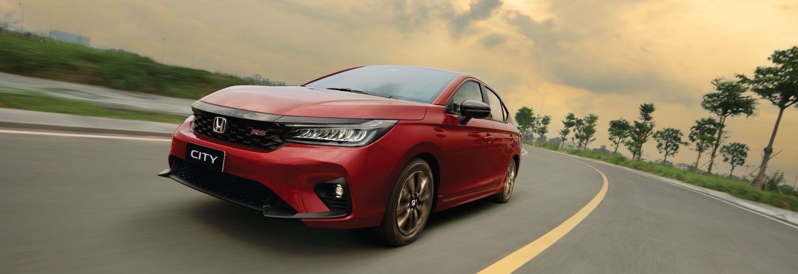 Honda City RS vận hành trên đường, thiết kế thể thao năng động