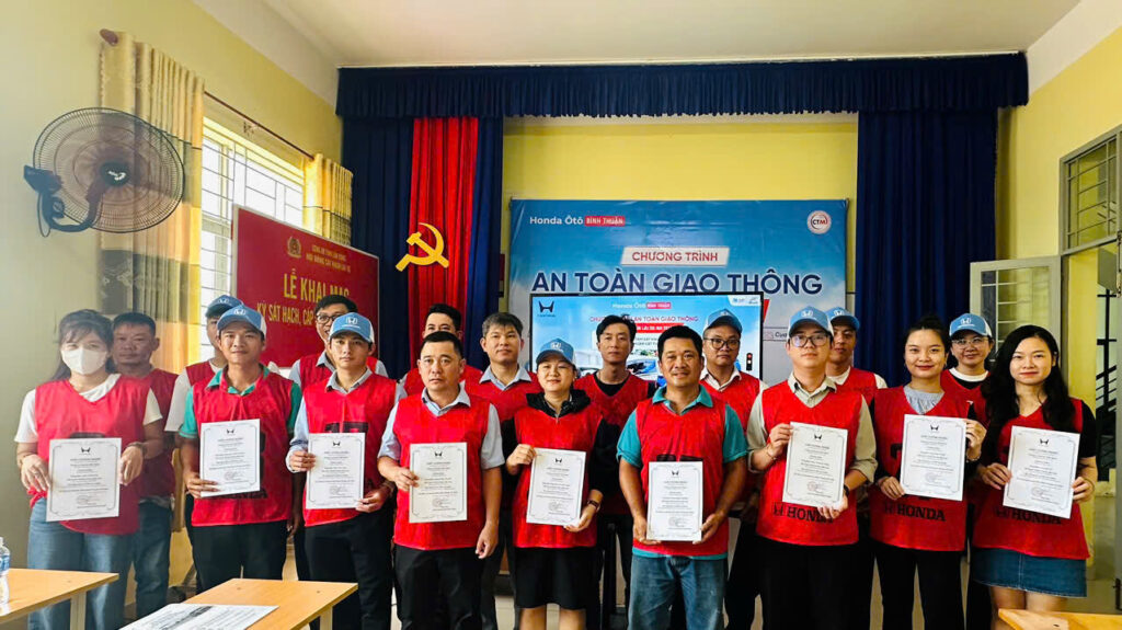 Honda Ô tô Bình Thuận đồng hành Chương trình An toàn giao thông & Hướng dẫn lái xe an toàn